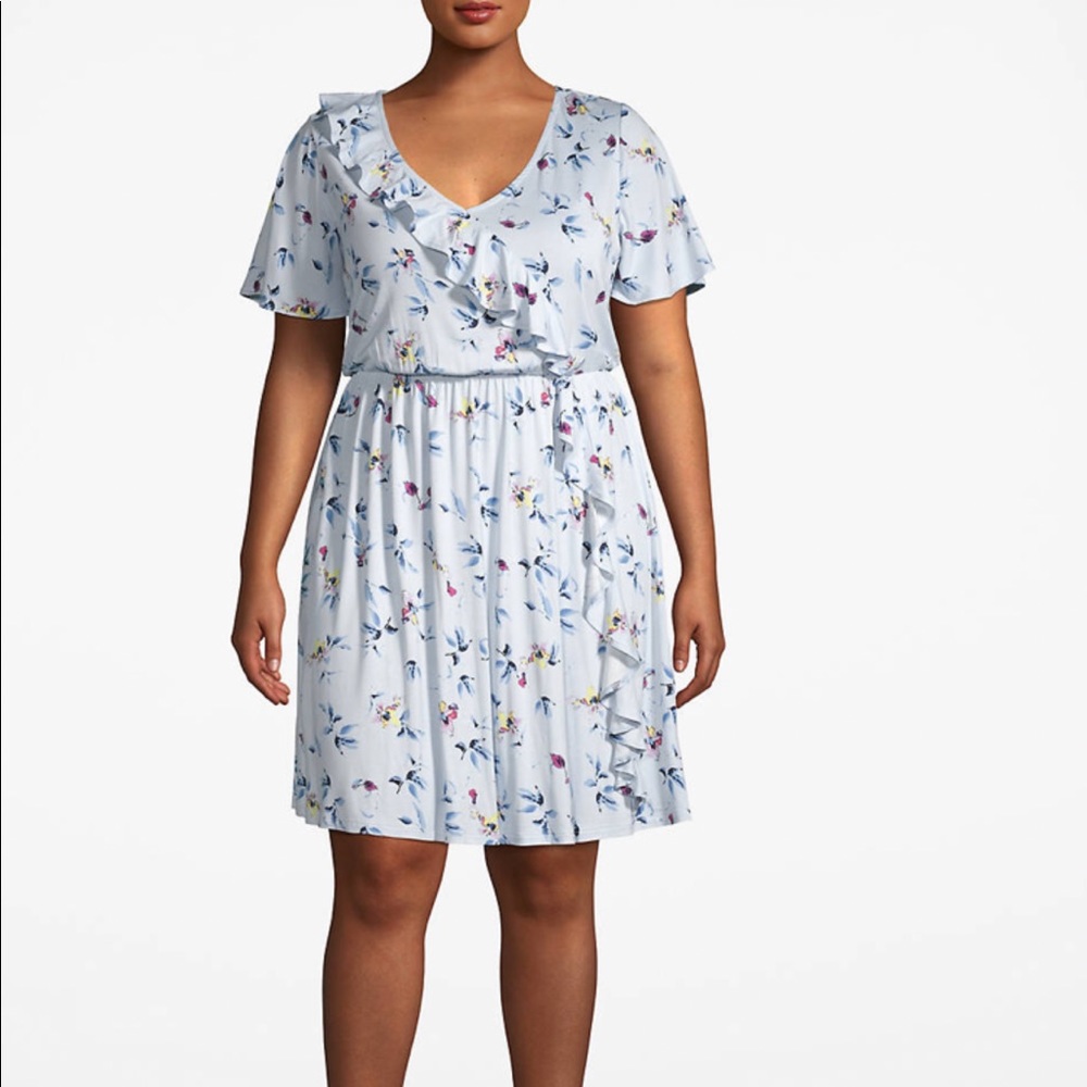 Ruffle Front Faux Wrap Light Blue Floral Dress Size 22/24